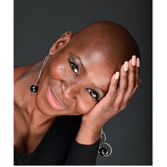 Meet your Posher, Runway Recycled! - Picture 2 of 4